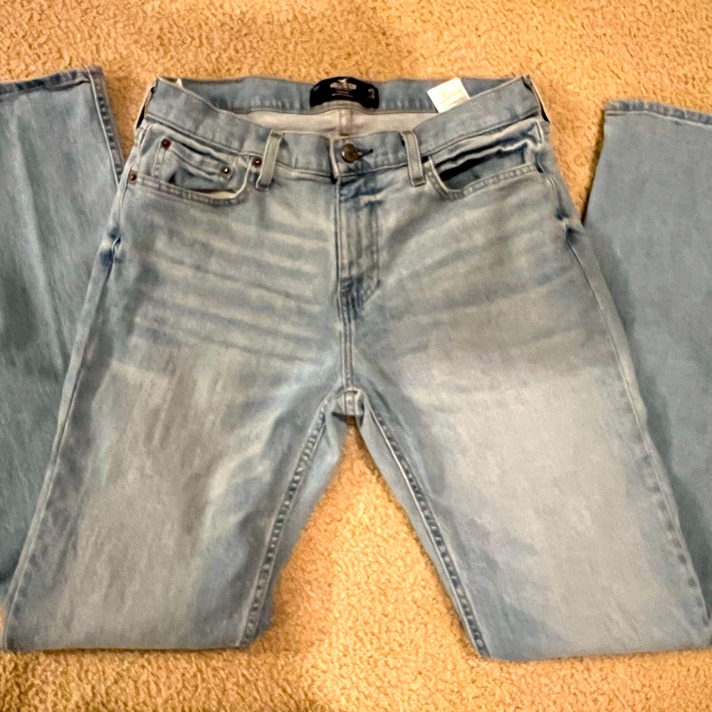 Hollister Men’s Jeans. Slim Straight